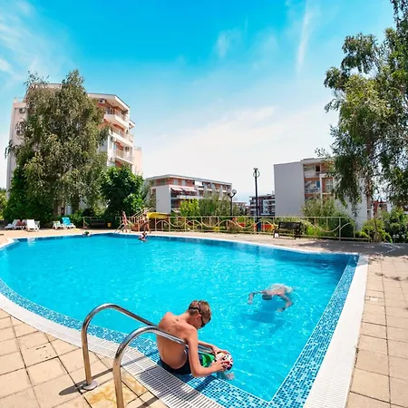 Апартамент империал форт клуб