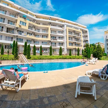 Апартаменты Imperial Club *